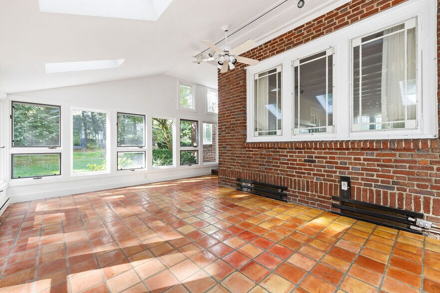 Building Photo - 30 Cheswick Rd
