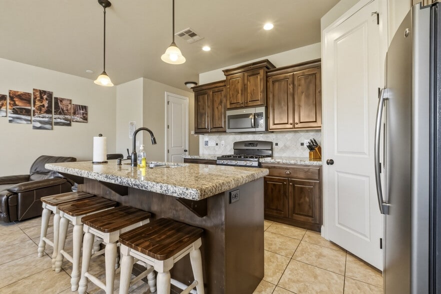 Building Photo - 4241 Razor Ridge Dr