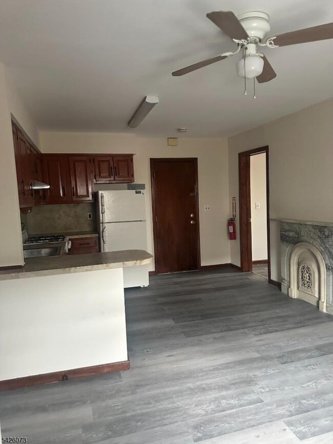 Building Photo - 1075 E Jersey St