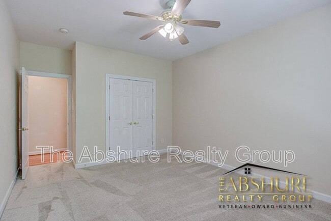 Building Photo - 1410 Fairfax Woods Dr