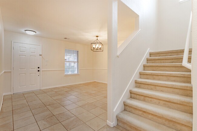 Building Photo - 2830 Katy Briar Ln