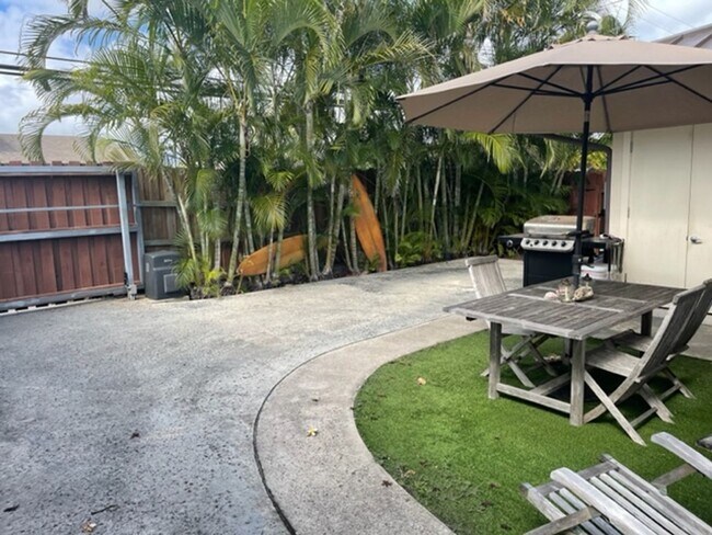 Building Photo - Private Lane - Kailua Beach! Fully Furnished ALL utilities included.