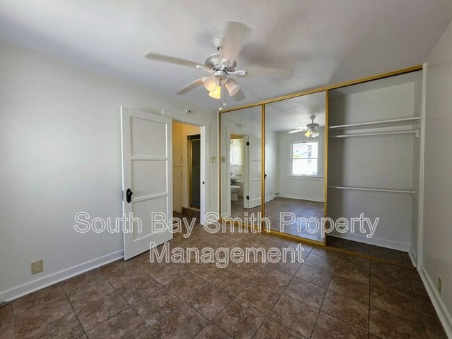 Building Photo - 57 7th Ct