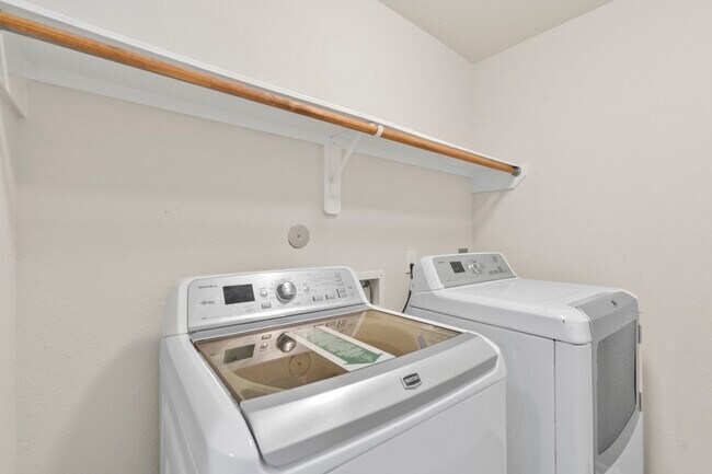 Building Photo - 3011 Tandem Ct