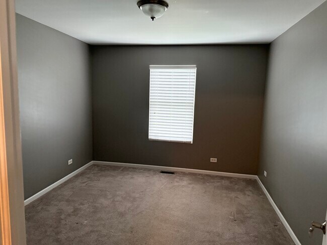 Building Photo - 1147 Heron Cir