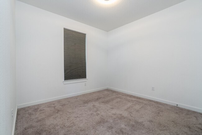 Building Photo - 27006 Hidden Rock Ct