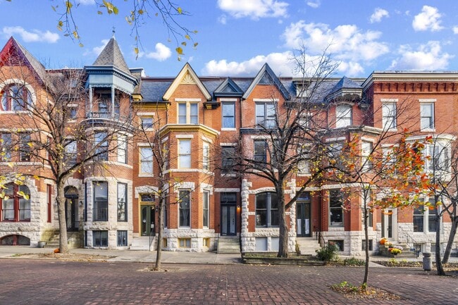 Primary Photo - 1713 Linden Ave