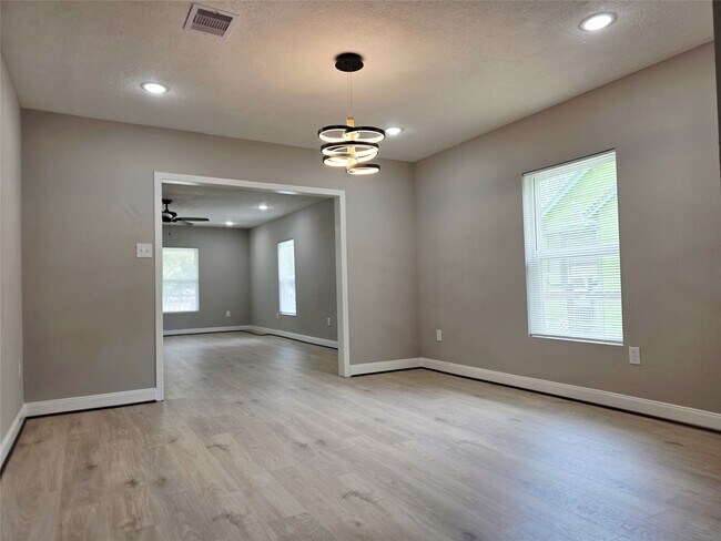 Building Photo - 115 Blackwell St
