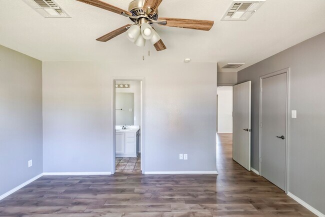 Building Photo - 8510 Starview St