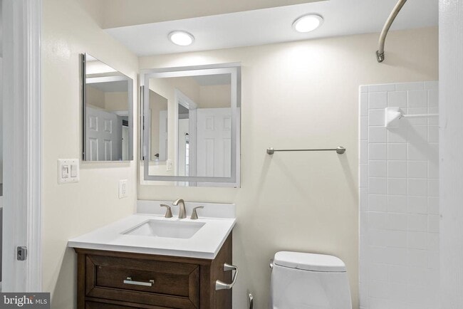 Building Photo - 7006 Ellingham Cir