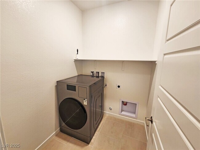 Building Photo - 4096 E Cactus Cyn Dr