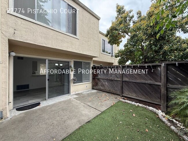 Building Photo - 27774 Pistachio Ct