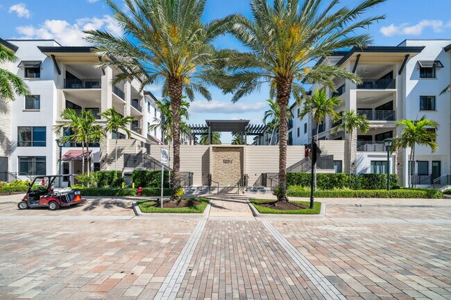 Building Photo - 1035 3rd Ave S