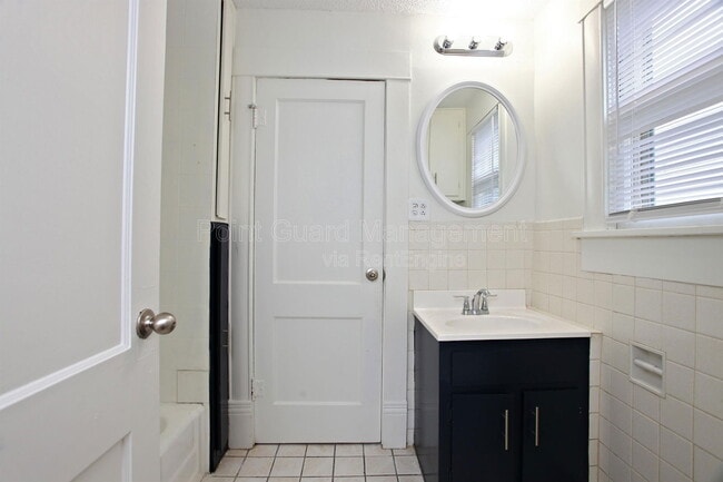 Building Photo - 706 S Pattie St