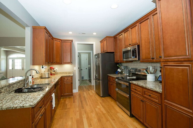 Building Photo - "Beautifully Designed, spacious 2400 Sq. F...