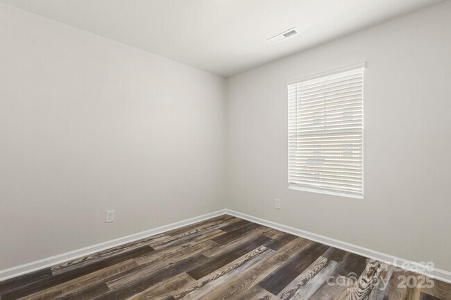 Building Photo - 117 Dogwood Vlg Trl