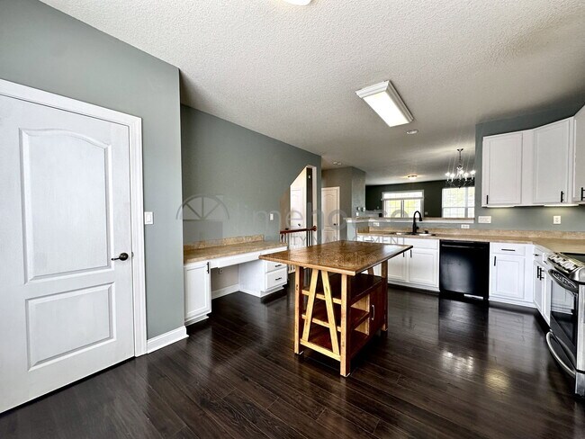 Building Photo - 4452 Leamore Square Rd