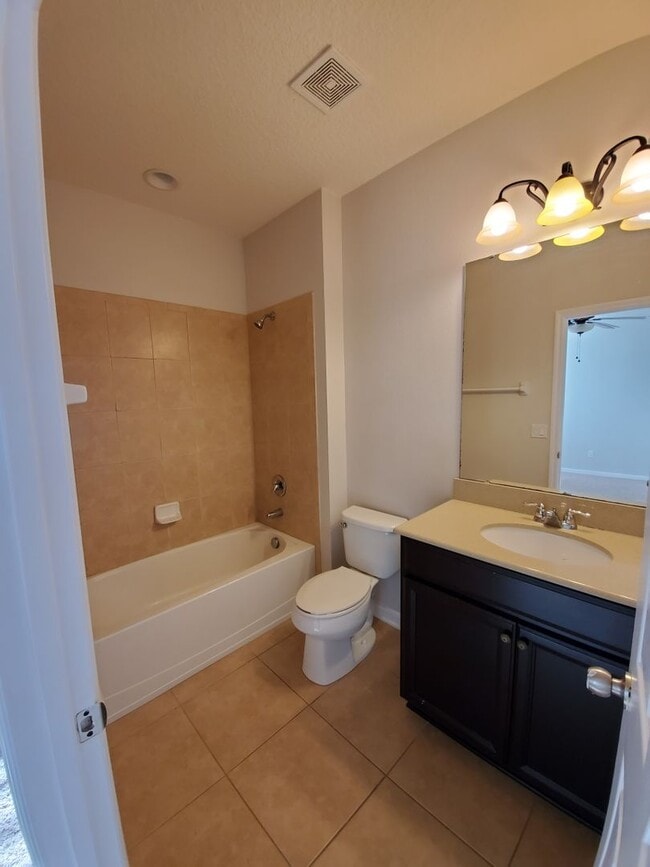 Building Photo - Arborview Park Townhouse close to UCF located in Oviedo (2 bed /2 1/2 bath)