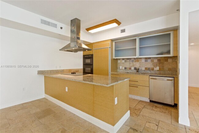 Building Photo - 1800 S Ocean Dr