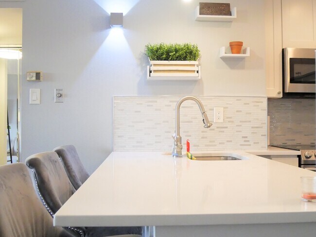 Counter Bar with Stools - 400 S Lafayette St