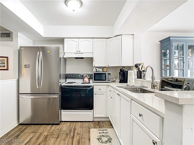 Building Photo - 28221 Pine Haven Way