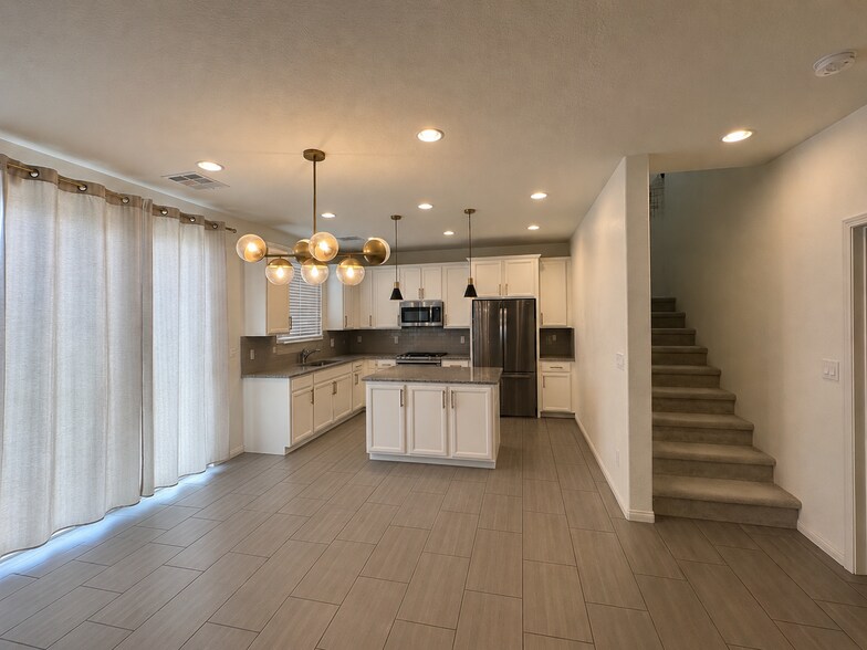 Building Photo - 7439 Tinley Creek Ave