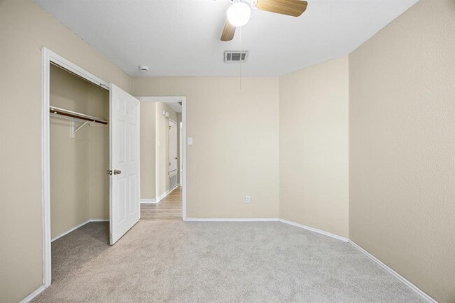 Building Photo - 17611 Wiseman Dr