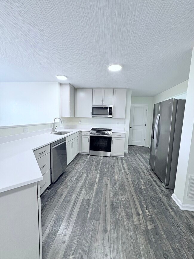 Building Photo - Charming 3 Bed, 2.5 bath in Blacklick!