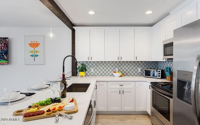 Building Photo - 7834 E Glenrosa Ave