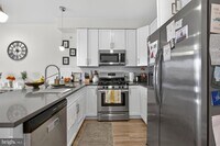Building Photo - 381 Martin St