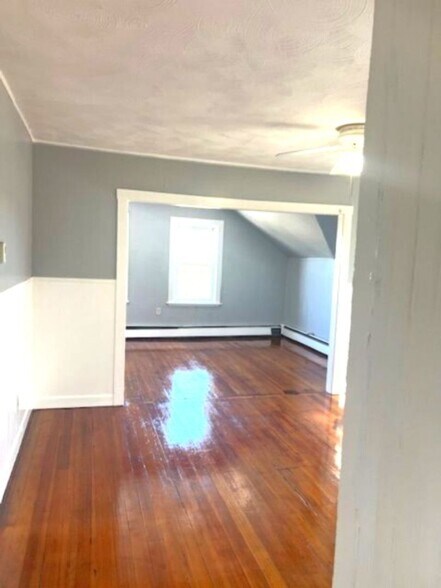 Building Photo - 2 Bernon St