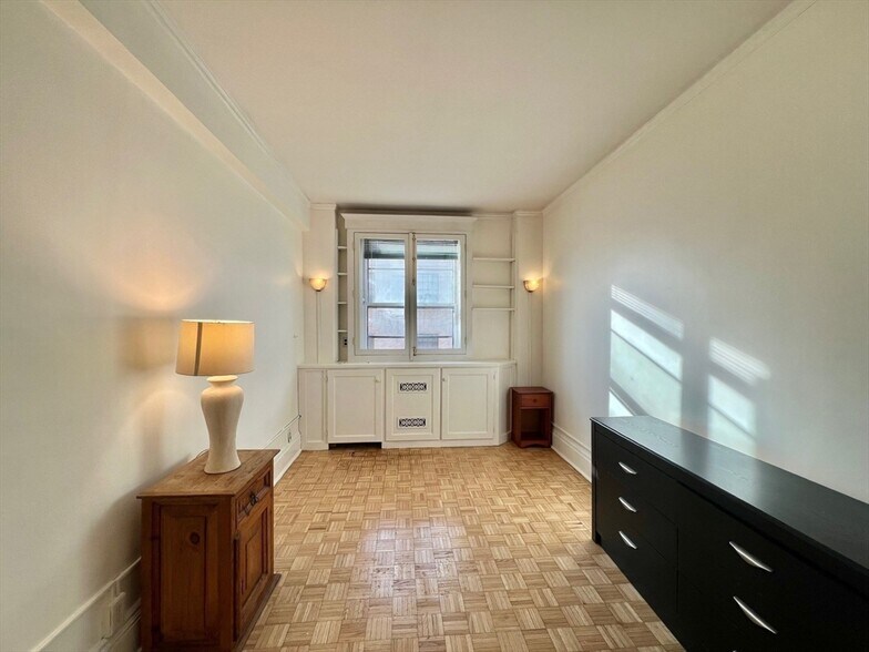 Building Photo - 21 Beacon St