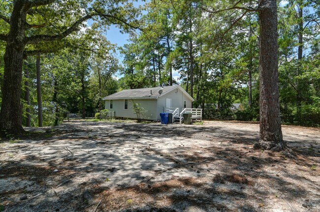 Building Photo - Charming 2 Bedroom Home, close to USC & lo...