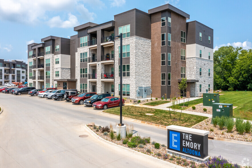 Front Entrance - The Emory - Altoona