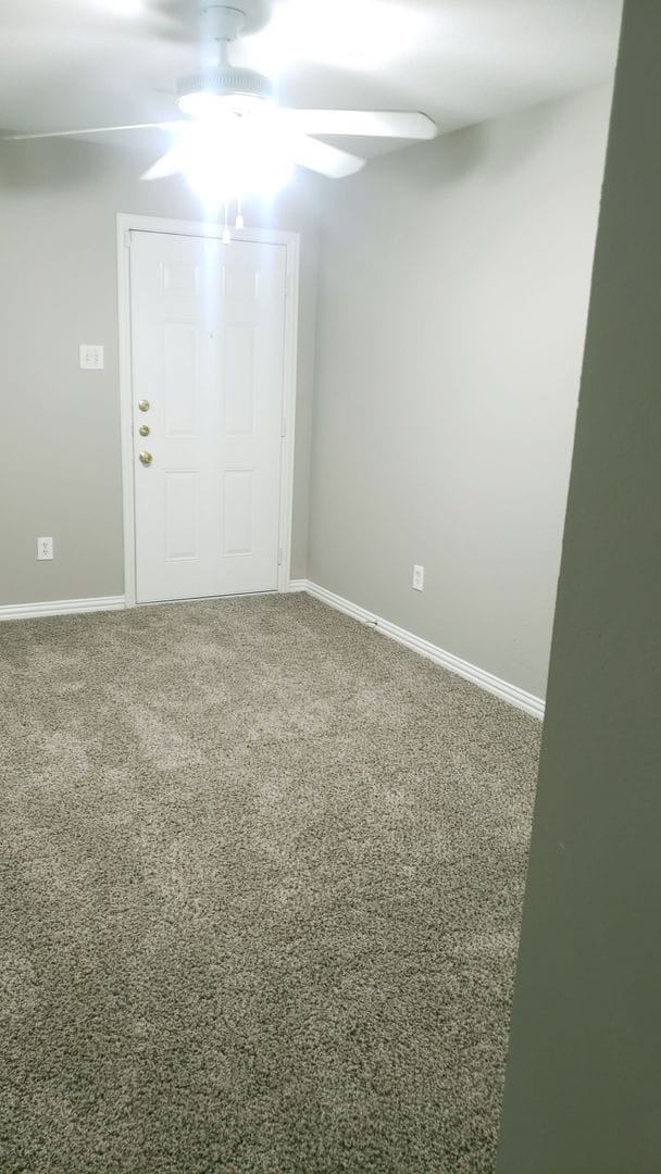 Building Photo - Great size Duplex for rent in Arlington!