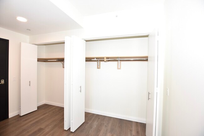 Building Photo - 1000 S Michigan Ave