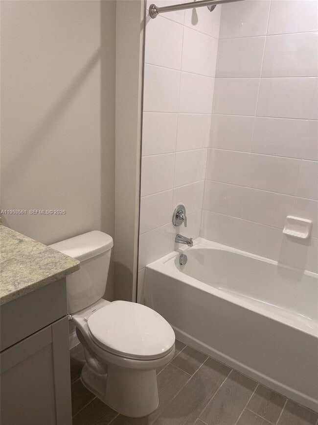 Building Photo - 5629 Mentmore Dr