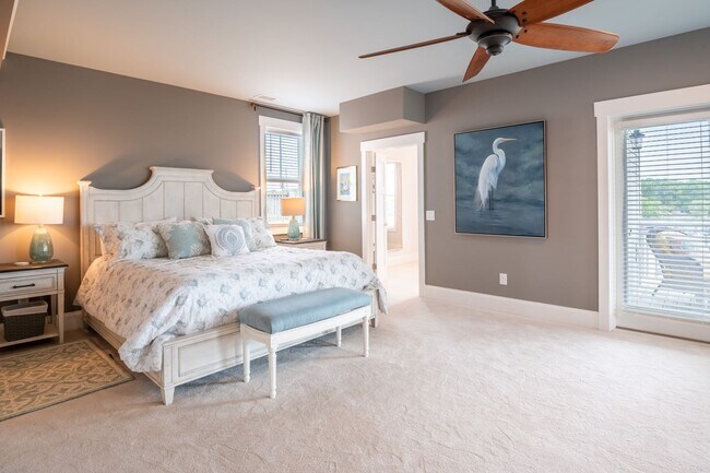 Building Photo - FURNISHED MONTHLY BEACH HOME  WITH UNOBSTR...