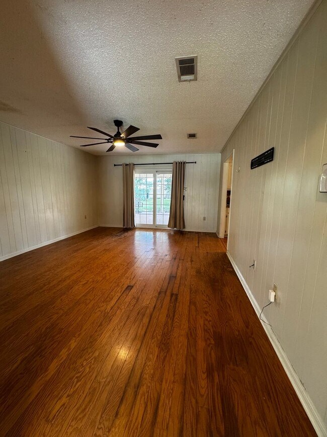 Building Photo - 3BD/2BA House for Lease in Jackson Park - Central Community
