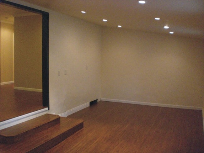 Building Photo - 6407 Gentry Ave