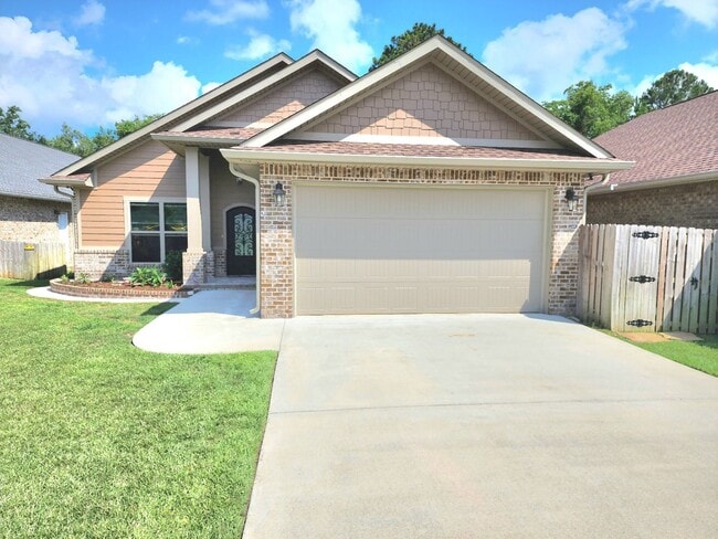 Building Photo - Luxurious 3 Bedroom, 2 Bath Home in the Ex...