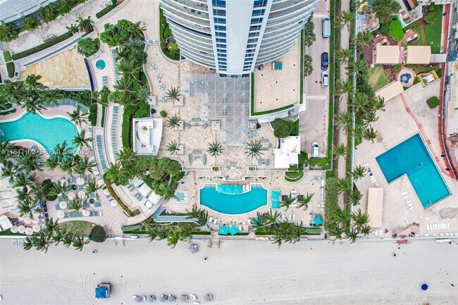 Building Photo - 3535 S Ocean Dr