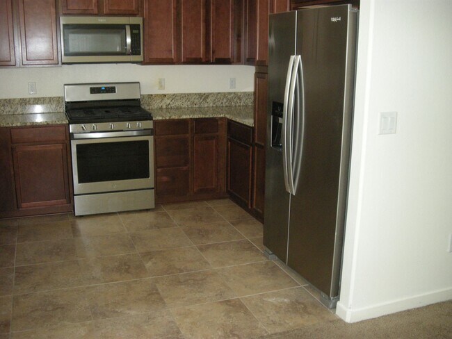 Building Photo - Two Bedroom, Two and and a Half Bath Townh...