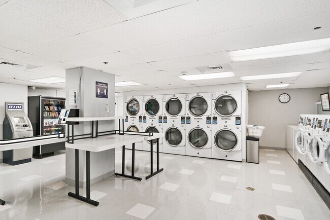 Building Photo - 6 Whittier Pl