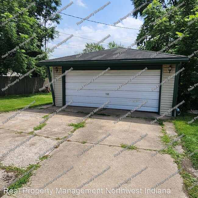 Building Photo - 3 br, 1 bath House - 3638 173rd Street