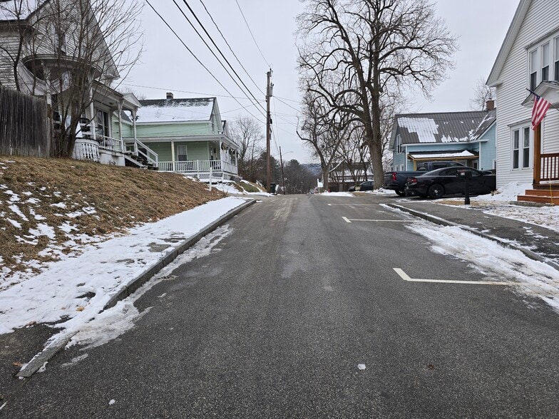 Building Photo - 6 Dixon St