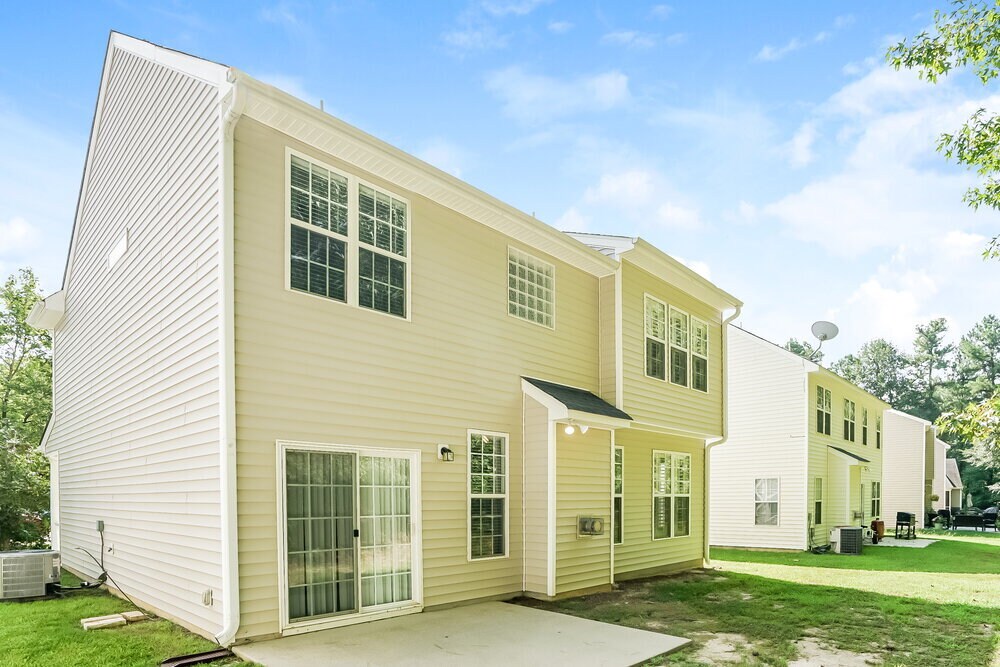 Building Photo - 8137 Marshall Brae Dr