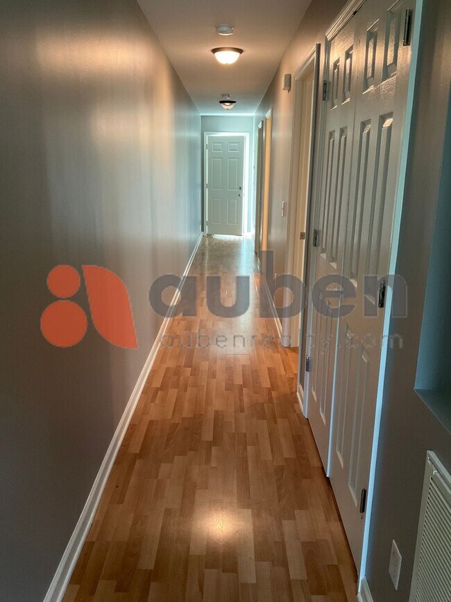 Building Photo - 107 Musket Dr