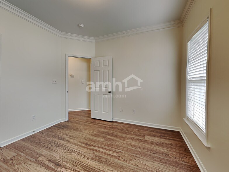 Building Photo - 229 Cinnamon Way