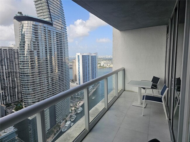 Building Photo - 485 Brickell Ave